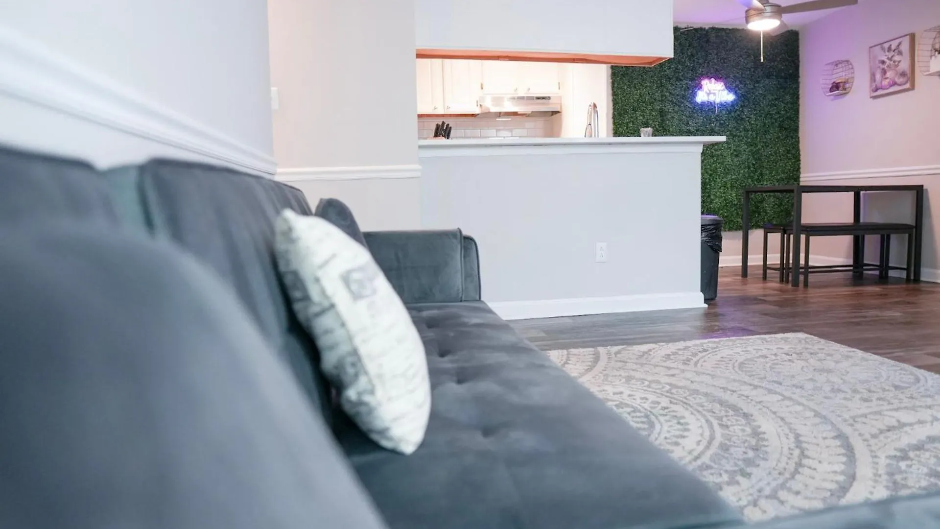 Deluxe Luxury & Convenience Apartment Charlotte